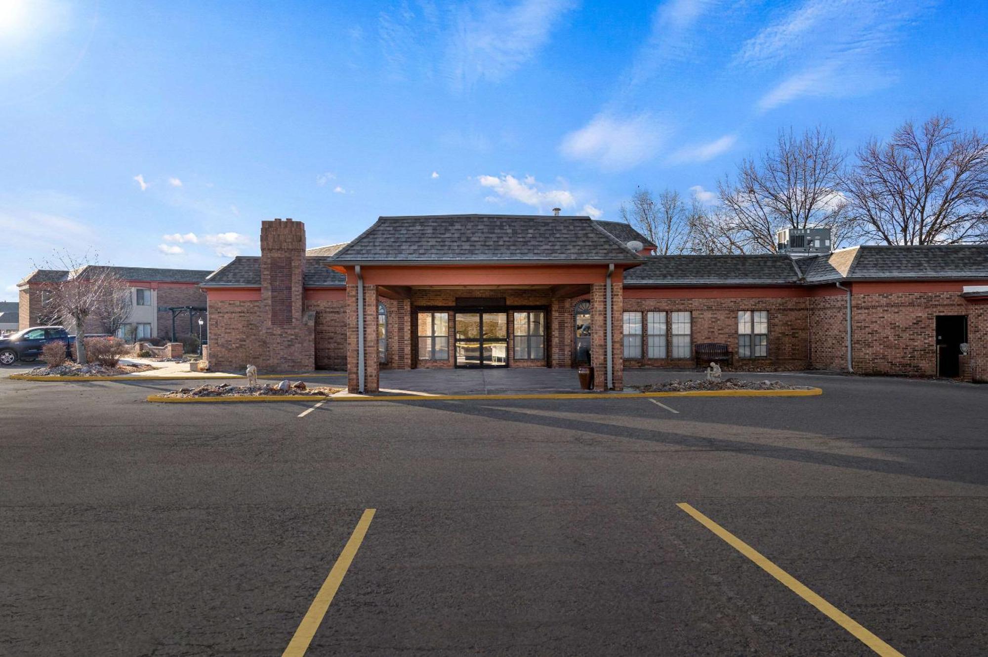 Suburban Studios Kansas City Airport North Platte City Exterior photo