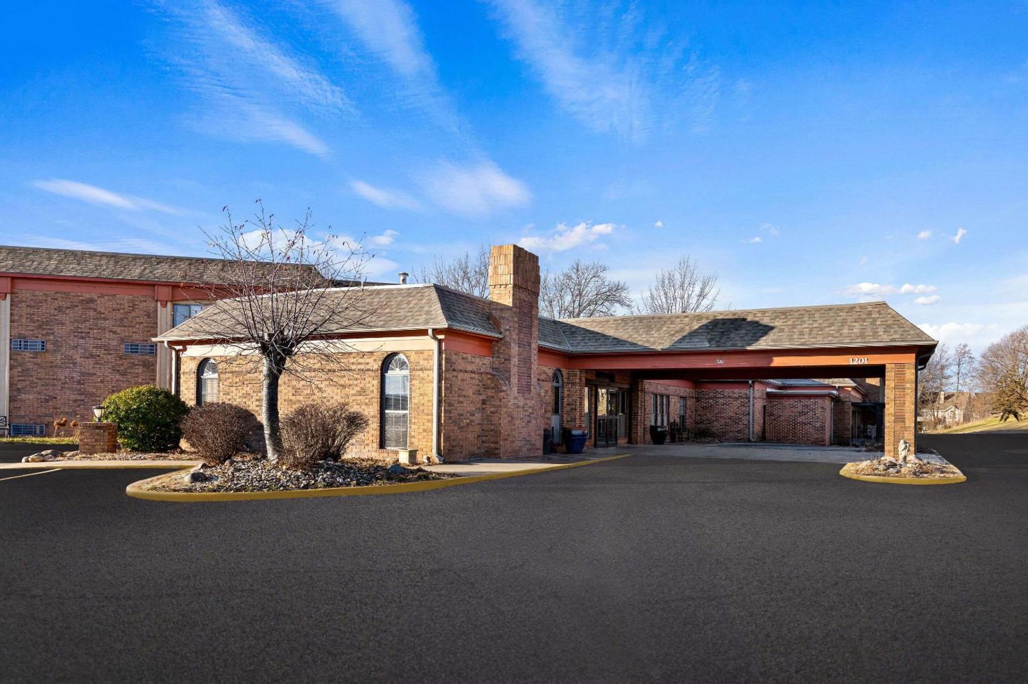 Suburban Studios Kansas City Airport North Platte City Exterior photo