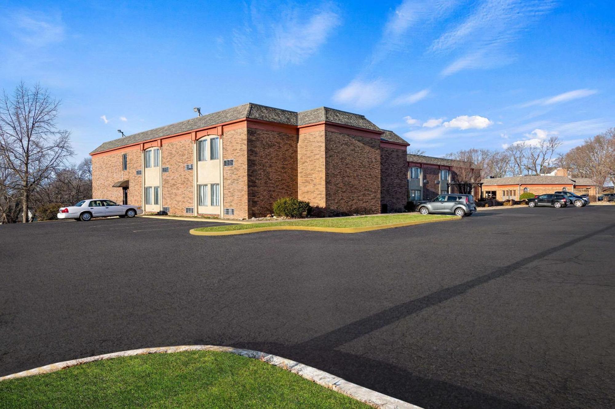Suburban Studios Kansas City Airport North Platte City Exterior photo